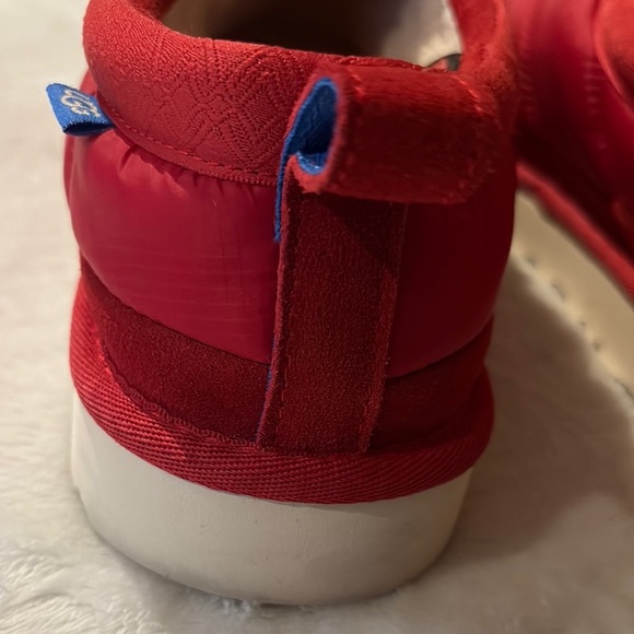 Gently Loved UGG Red Quilted Slippers - Picture 9 of 9